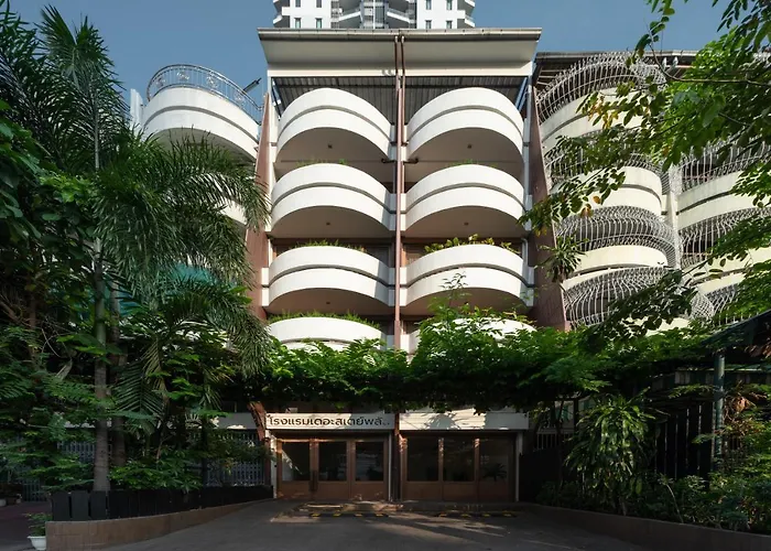 Stay Plus Hotel Bangkok Hotel